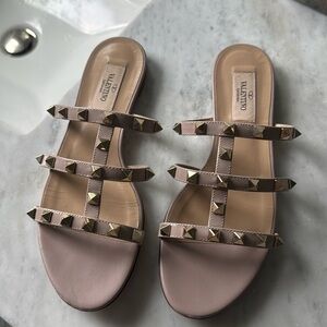 Valentino beige patent leather studded slides sandals size 36.5